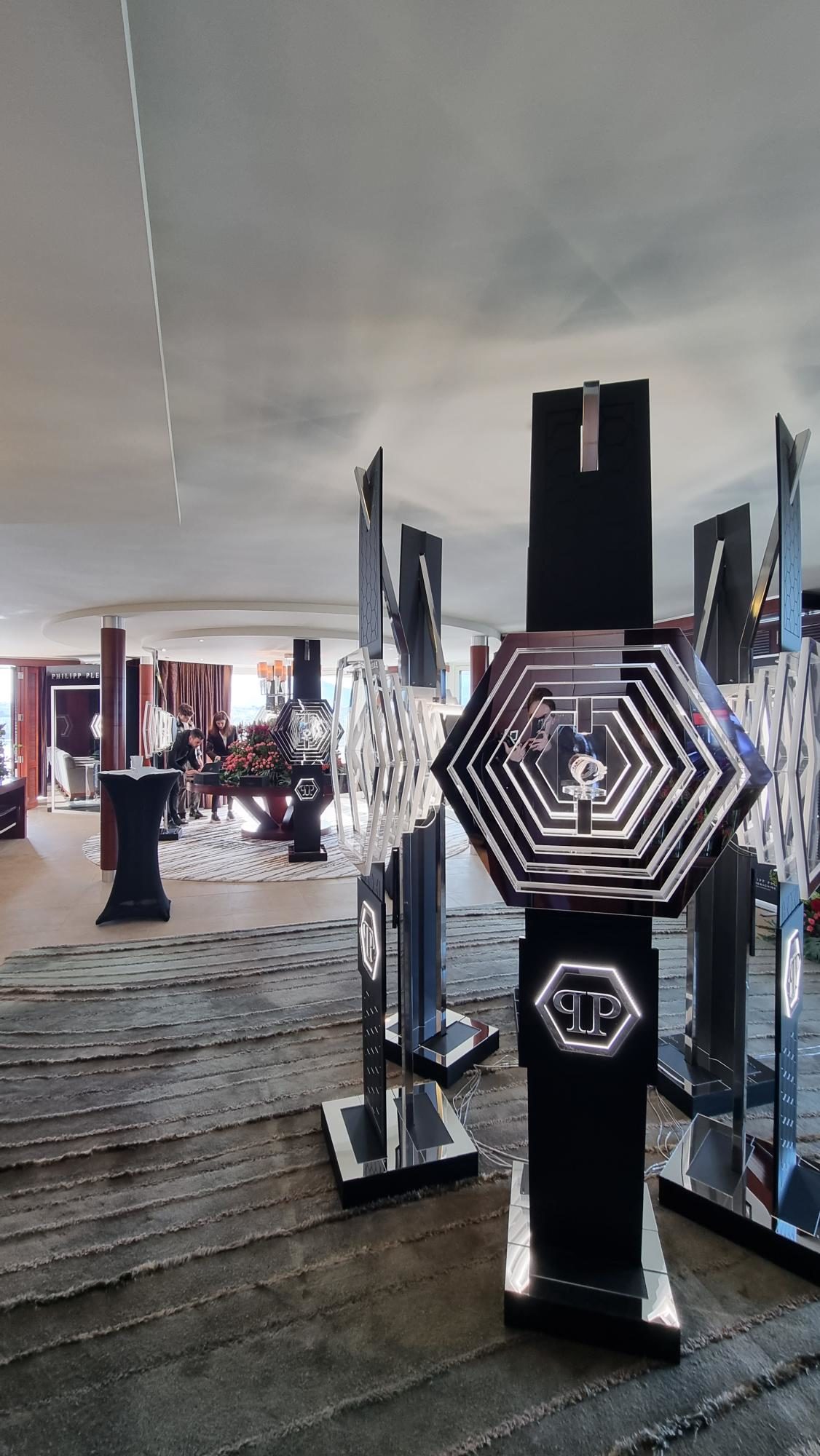 EGG events - Agency - Case story : Philipp Plein room design